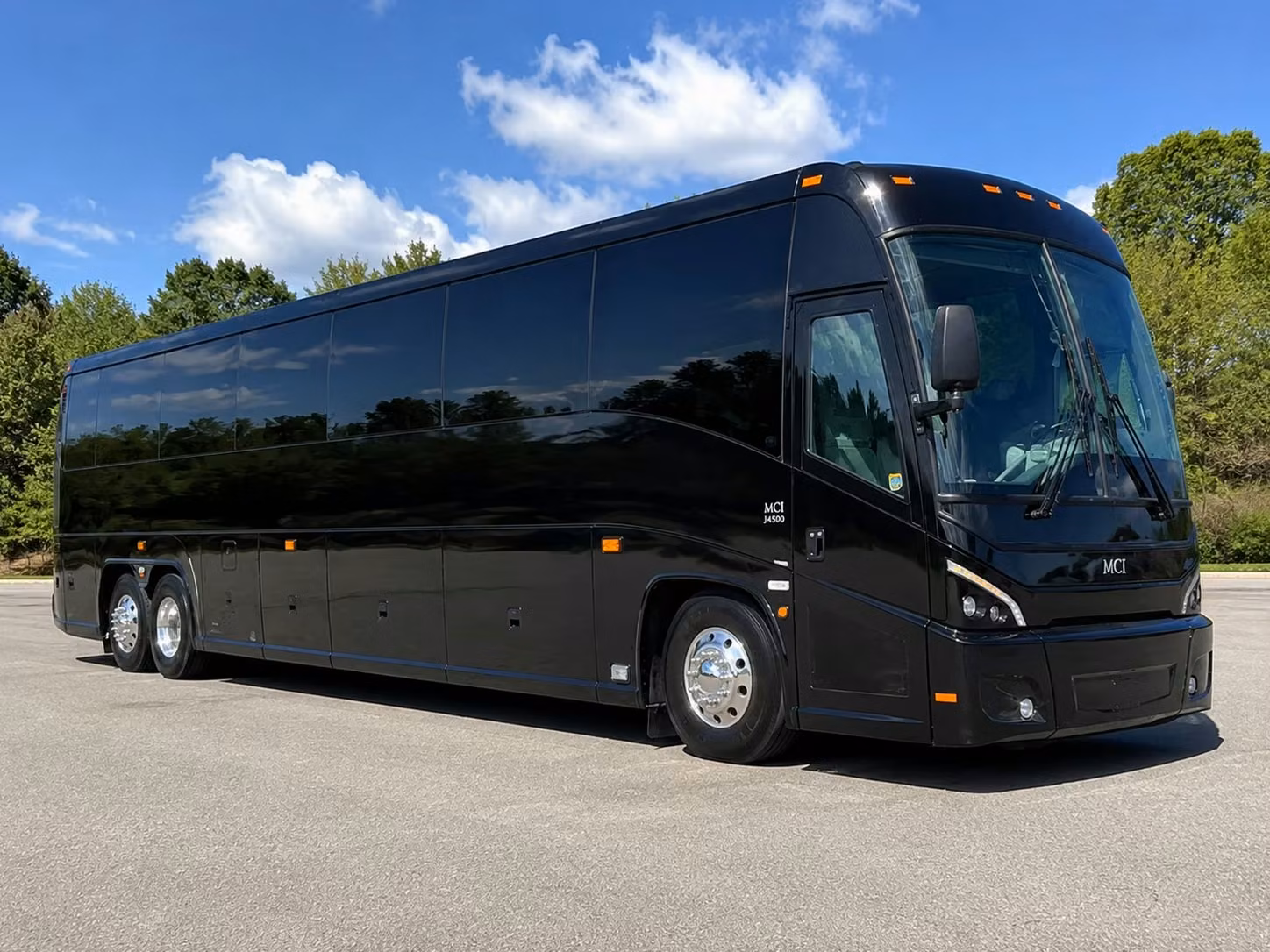 charter bus rentals for tempe field trips to wildlife world zoo aquarium and safari park