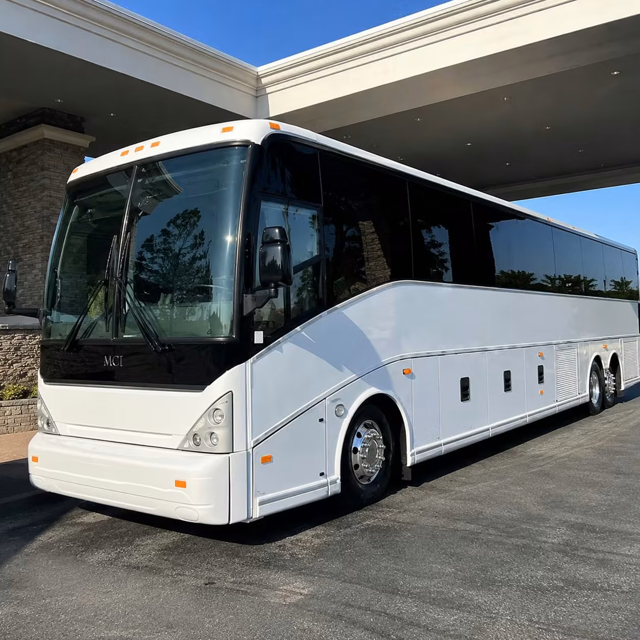 sky harbor and gateway airport transfers for tempe groups made simple